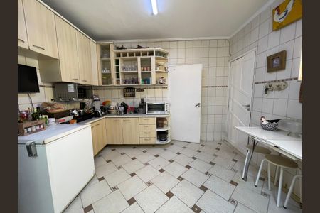 Casa à venda com 250m², 5 quartos e 2 vagas Casa à venda com 250m², 5 quartos e 2 vagasCozinha