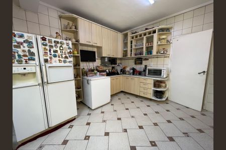 Casa à venda com 250m², 5 quartos e 2 vagas Casa à venda com 250m², 5 quartos e 2 vagasCozinha