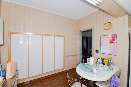 Casa à venda com 300m², 2 quartos e sem vaga Casa à venda com 300m², 2 quartos e sem vagaCozinha