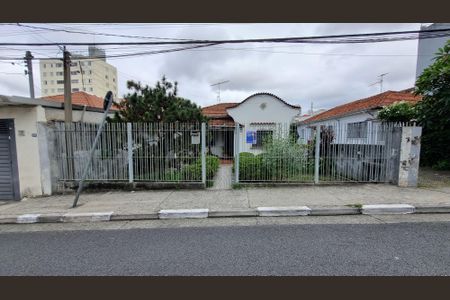 Casa à venda com 300m², 2 quartos e sem vaga Casa à venda com 300m², 2 quartos e sem vagaFachada