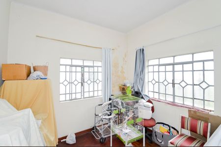 Casa à venda com 300m², 2 quartos e sem vaga Casa à venda com 300m², 2 quartos e sem vagaSala