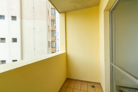 Apartamento para alugar com 72m², 3 quartos e 1 vaga Apartamento para alugar com 72m², 3 quartos e 1 vagaVaranda