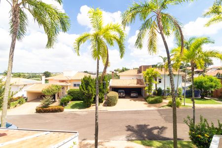 Casa de condomínio à venda com 370m², 4 quartos e 4 vagas Casa de condomínio à venda com 370m², 4 quartos e 4 vagasVista da Suíte 1