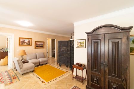 Casa de condomínio à venda com 370m², 4 quartos e 4 vagas Casa de condomínio à venda com 370m², 4 quartos e 4 vagasSala