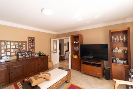 Casa de condomínio à venda com 370m², 4 quartos e 4 vagas Casa de condomínio à venda com 370m², 4 quartos e 4 vagasSala