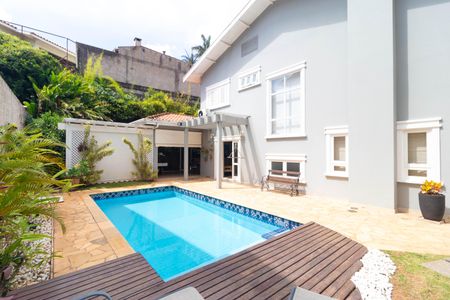 Casa de condomínio à venda com 370m², 4 quartos e 4 vagas Casa de condomínio à venda com 370m², 4 quartos e 4 vagasPiscina