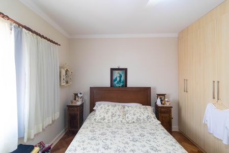 Casa de condomínio à venda com 370m², 4 quartos e 4 vagas Casa de condomínio à venda com 370m², 4 quartos e 4 vagasSuíte 1