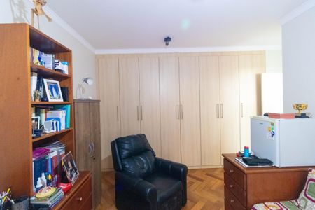 Casa de condomínio à venda com 370m², 4 quartos e 4 vagas Casa de condomínio à venda com 370m², 4 quartos e 4 vagasSuíte 2