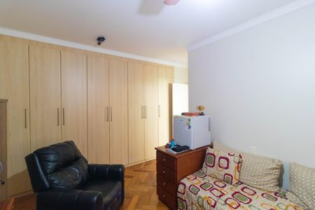 Casa de condomínio à venda com 370m², 4 quartos e 4 vagas Casa de condomínio à venda com 370m², 4 quartos e 4 vagasSuíte 2