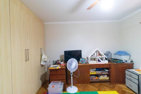 Casa de condomínio à venda com 370m², 4 quartos e 4 vagas Casa de condomínio à venda com 370m², 4 quartos e 4 vagasSuíte 4