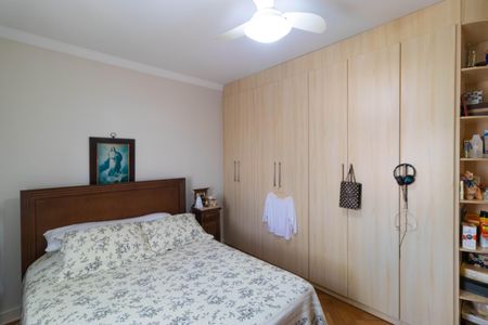 Casa de condomínio à venda com 370m², 4 quartos e 4 vagas Casa de condomínio à venda com 370m², 4 quartos e 4 vagasSuíte 1