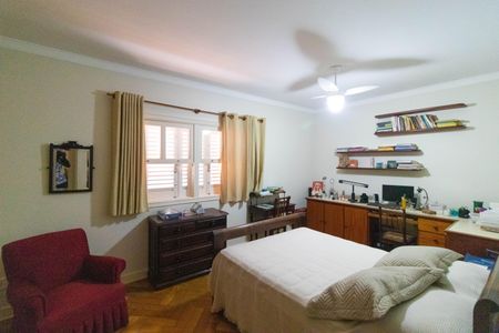 Casa de condomínio à venda com 370m², 4 quartos e 4 vagas Casa de condomínio à venda com 370m², 4 quartos e 4 vagasSuíte 3