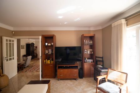 Casa de condomínio à venda com 370m², 4 quartos e 4 vagas Casa de condomínio à venda com 370m², 4 quartos e 4 vagasSala