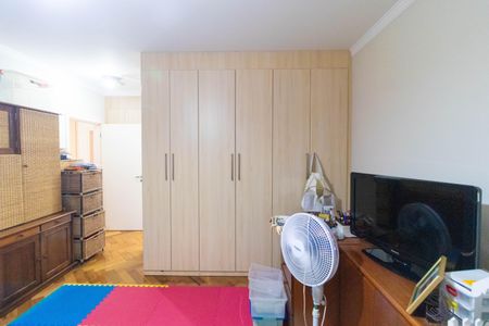 Casa de condomínio à venda com 370m², 4 quartos e 4 vagas Casa de condomínio à venda com 370m², 4 quartos e 4 vagasSuíte 4