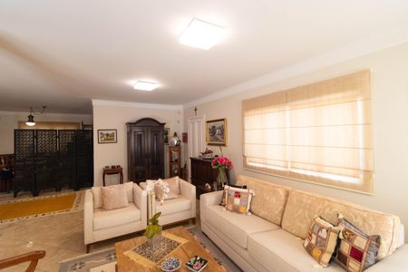 Casa de condomínio à venda com 370m², 4 quartos e 4 vagas Casa de condomínio à venda com 370m², 4 quartos e 4 vagasSala