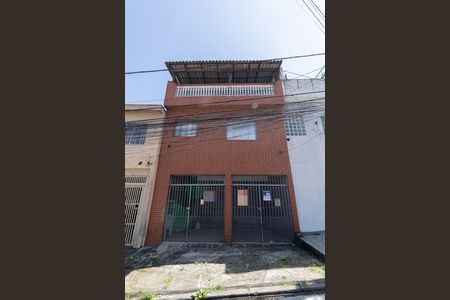 Casa à venda com 188m², 3 quartos e 2 vagas Casa à venda com 188m², 3 quartos e 2 vagasFachada+Placa