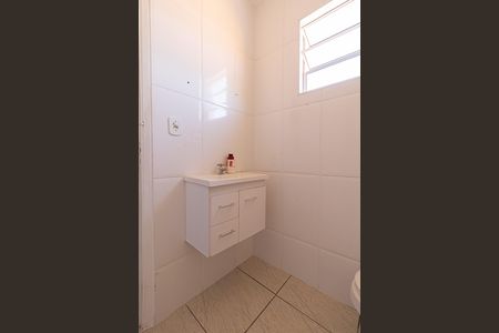 Casa à venda com 188m², 3 quartos e 2 vagas Casa à venda com 188m², 3 quartos e 2 vagasCasa 2 - Banheiro