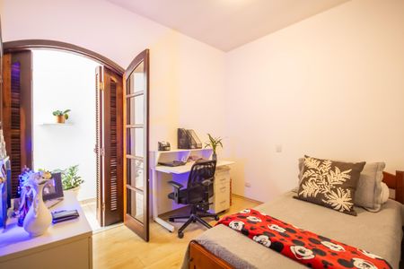 Casa à venda com 272m², 4 quartos e 2 vagas Casa à venda com 272m², 4 quartos e 2 vagasQuarto 1