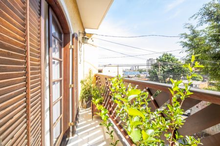 Casa à venda com 272m², 4 quartos e 2 vagas Casa à venda com 272m², 4 quartos e 2 vagasSacada da Sala