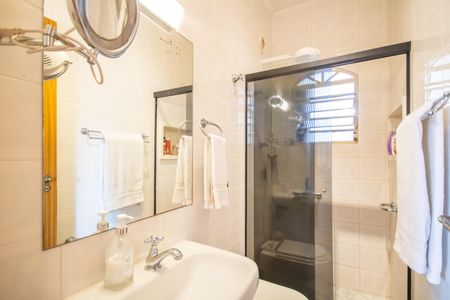 Casa à venda com 272m², 4 quartos e 2 vagas Casa à venda com 272m², 4 quartos e 2 vagasBanheiro da Suíte