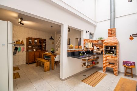 Casa à venda com 272m², 4 quartos e 2 vagas Casa à venda com 272m², 4 quartos e 2 vagasEspaço Gourmet - Churrasqueira