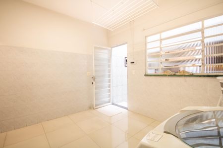 Casa à venda com 272m², 4 quartos e 2 vagas Casa à venda com 272m², 4 quartos e 2 vagasÁrea de Serviço