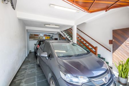 Casa à venda com 272m², 4 quartos e 2 vagas Casa à venda com 272m², 4 quartos e 2 vagasGaragem