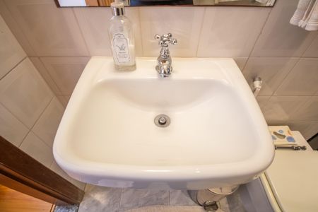 Casa à venda com 272m², 4 quartos e 2 vagas Casa à venda com 272m², 4 quartos e 2 vagasBanheiro da Suíte