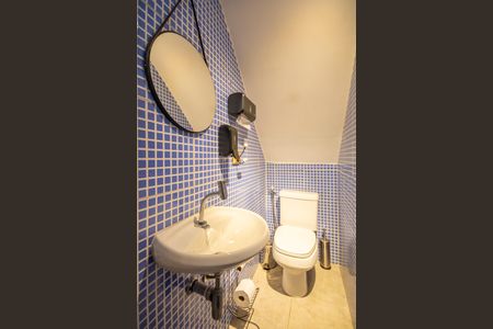 Casa à venda com 272m², 4 quartos e 2 vagas Casa à venda com 272m², 4 quartos e 2 vagasBanheiro de serviço