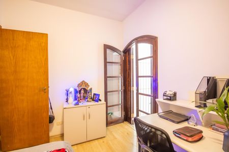 Casa à venda com 272m², 4 quartos e 2 vagas Casa à venda com 272m², 4 quartos e 2 vagasQuarto 1