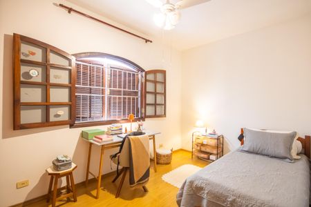 Casa à venda com 272m², 4 quartos e 2 vagas Casa à venda com 272m², 4 quartos e 2 vagasQuarto 3