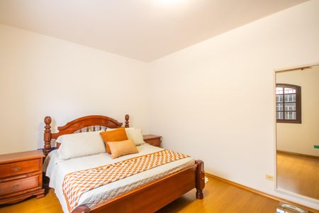 Casa à venda com 272m², 4 quartos e 2 vagas Casa à venda com 272m², 4 quartos e 2 vagasQuarto 2