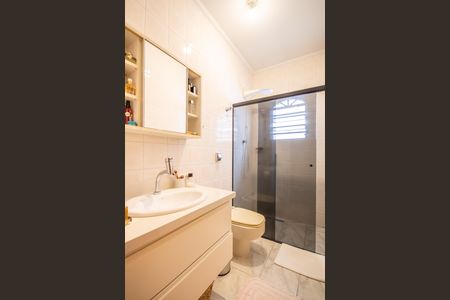 Casa à venda com 272m², 4 quartos e 2 vagas Casa à venda com 272m², 4 quartos e 2 vagasBanheiro 2