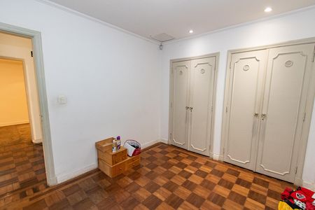 Casa para alugar com 620m², 6 quartos e 8 vagas Casa para alugar com 620m², 6 quartos e 8 vagasQuarto 2