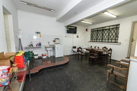 Casa para alugar com 620m², 6 quartos e 8 vagas Casa para alugar com 620m², 6 quartos e 8 vagasÁrea de serviço