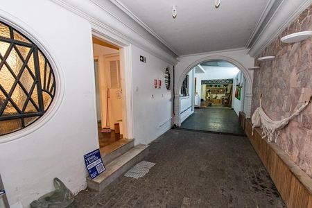 Casa para alugar com 620m², 6 quartos e 8 vagas Casa para alugar com 620m², 6 quartos e 8 vagasÁrea comum - Garagem