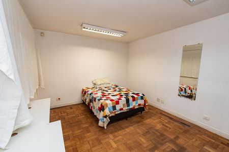 Casa para alugar com 620m², 6 quartos e 8 vagas Casa para alugar com 620m², 6 quartos e 8 vagasQuarto 4
