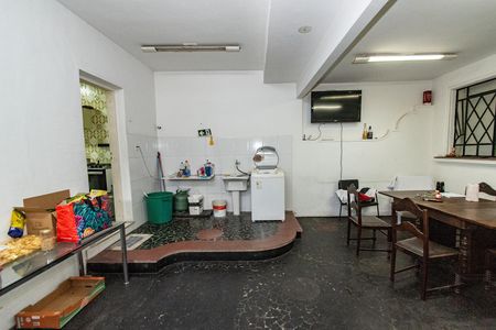 Casa para alugar com 620m², 6 quartos e 8 vagas Casa para alugar com 620m², 6 quartos e 8 vagasÁrea de serviço