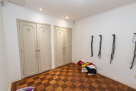 Casa para alugar com 620m², 6 quartos e 8 vagas Casa para alugar com 620m², 6 quartos e 8 vagasQuarto 2