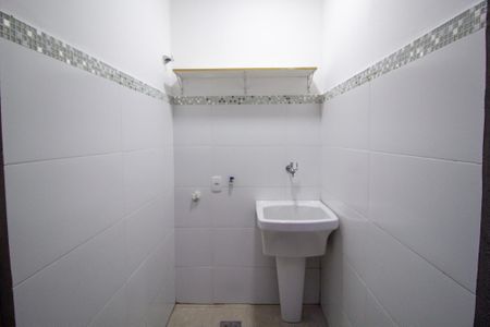 Casa de condomínio para alugar com 77m², 2 quartos e 1 vaga Casa de condomínio para alugar com 77m², 2 quartos e 1 vagaÁrea de Serviço