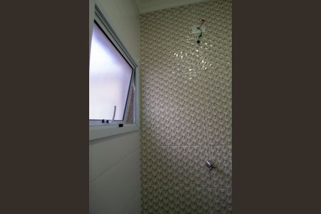 Casa de condomínio para alugar com 77m², 2 quartos e 1 vaga Casa de condomínio para alugar com 77m², 2 quartos e 1 vagaBanheiro