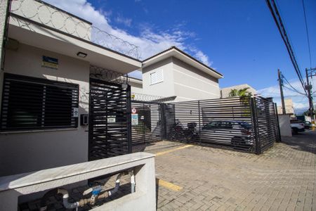 Casa de condomínio para alugar com 77m², 2 quartos e 1 vaga Casa de condomínio para alugar com 77m², 2 quartos e 1 vagaFachada do condominio