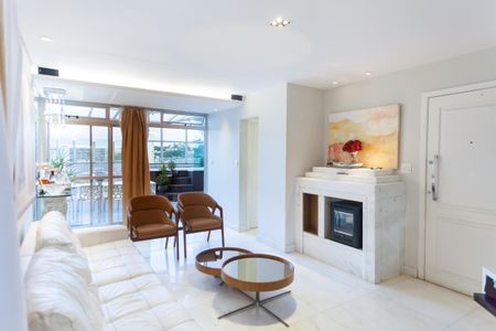 Apartamento à venda com 170m², 3 quartos e 5 vagas Apartamento à venda com 170m², 3 quartos e 5 vagassala