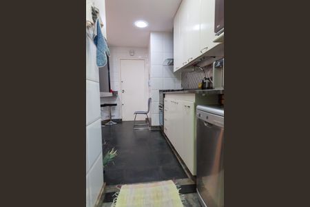 Apartamento à venda com 170m², 3 quartos e 5 vagas Apartamento à venda com 170m², 3 quartos e 5 vagasÁrea de Serviço