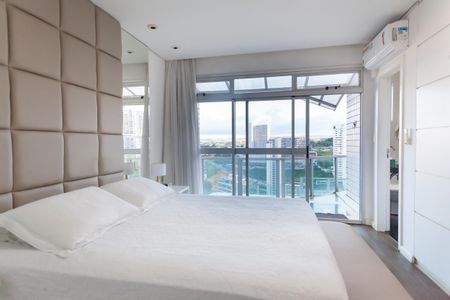 Apartamento à venda com 170m², 3 quartos e 5 vagas Apartamento à venda com 170m², 3 quartos e 5 vagassuite master