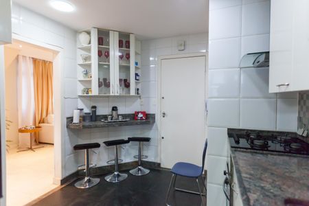 Apartamento à venda com 170m², 3 quartos e 5 vagas Apartamento à venda com 170m², 3 quartos e 5 vagasCozinha