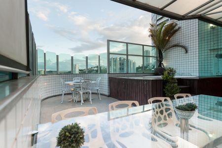 Apartamento à venda com 170m², 3 quartos e 5 vagas Apartamento à venda com 170m², 3 quartos e 5 vagasarea extena cobertura