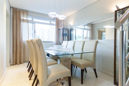 Apartamento à venda com 170m², 3 quartos e 5 vagas Apartamento à venda com 170m², 3 quartos e 5 vagasSala de Jantar