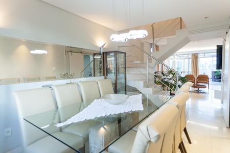 Apartamento à venda com 170m², 3 quartos e 5 vagas Apartamento à venda com 170m², 3 quartos e 5 vagasSala de Jantar