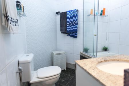 Apartamento à venda com 170m², 3 quartos e 5 vagas Apartamento à venda com 170m², 3 quartos e 5 vagasBanheiro suite 3